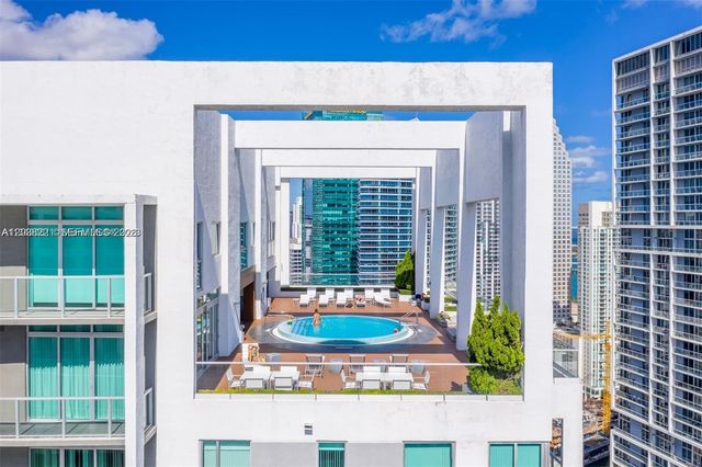 500 Brickell Ave 402, Miami, FL 33131