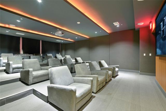 500 Brickell Ave 402, Miami, FL 33131