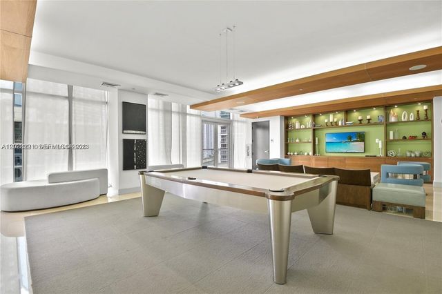 500 Brickell Ave 402, Miami, FL 33131