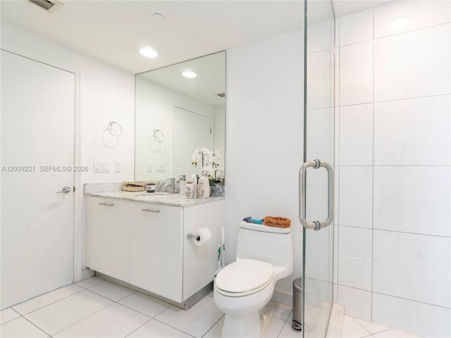 500 Brickell Ave 402, Miami, FL 33131