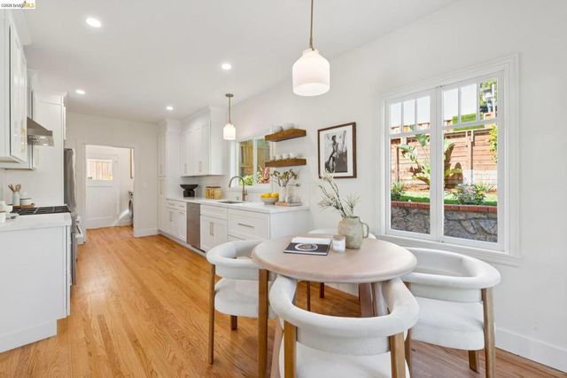 893 Glendome Circle, Oakland, CA 94602