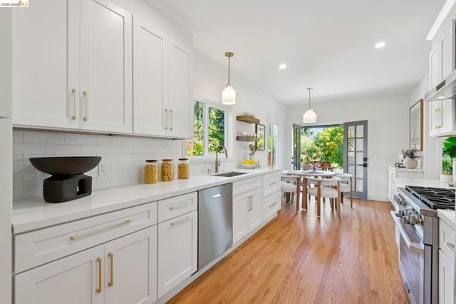 893 Glendome Circle, Oakland, CA 94602