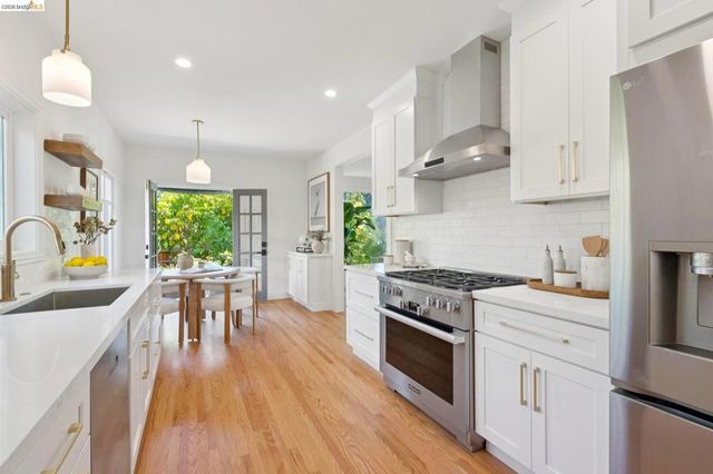 893 Glendome Circle, Oakland, CA 94602