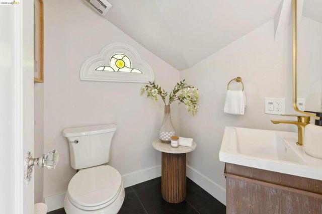 893 Glendome Circle, Oakland, CA 94602