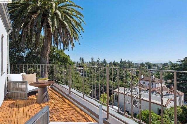 893 Glendome Circle, Oakland, CA 94602