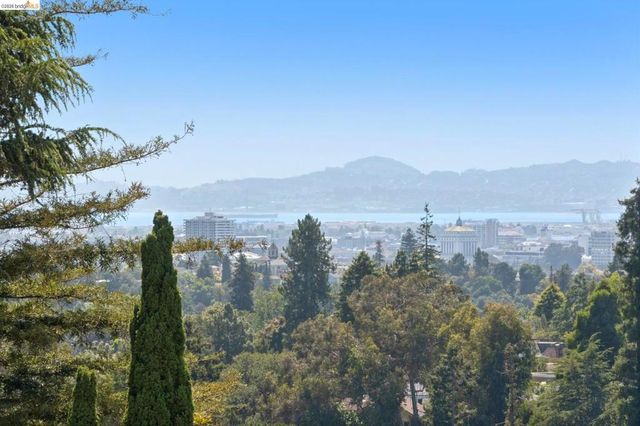 893 Glendome Circle, Oakland, CA 94602