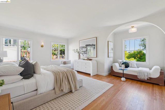 893 Glendome Circle, Oakland, CA 94602
