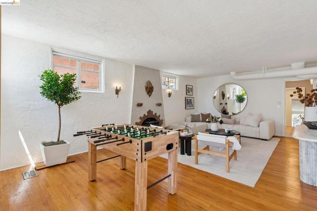 893 Glendome Circle, Oakland, CA 94602