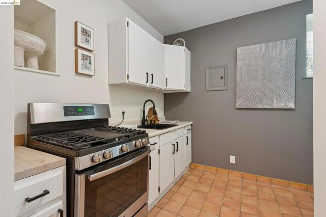 893 Glendome Circle, Oakland, CA 94602