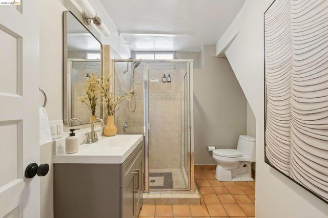 893 Glendome Circle, Oakland, CA 94602