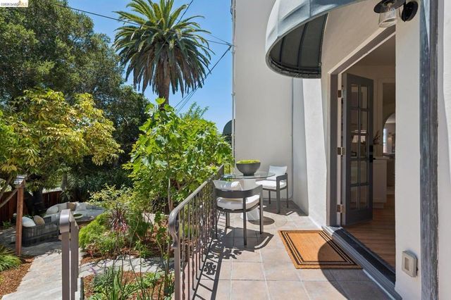 893 Glendome Circle, Oakland, CA 94602
