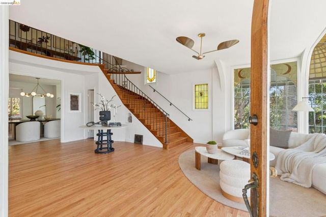 893 Glendome Circle, Oakland, CA 94602