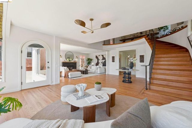 893 Glendome Circle, Oakland, CA 94602