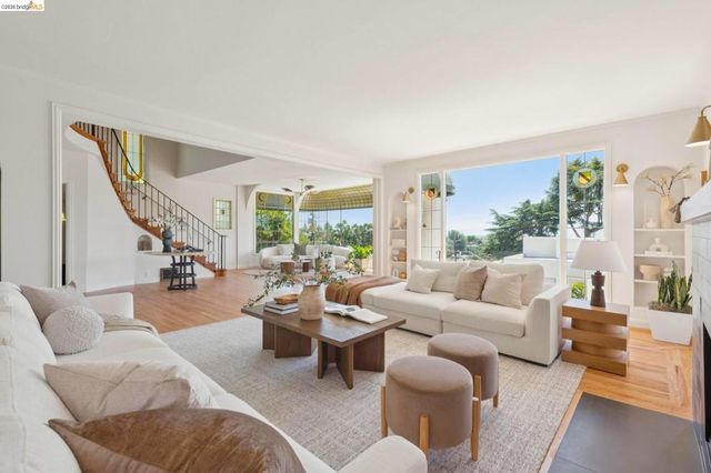 893 Glendome Circle, Oakland, CA 94602