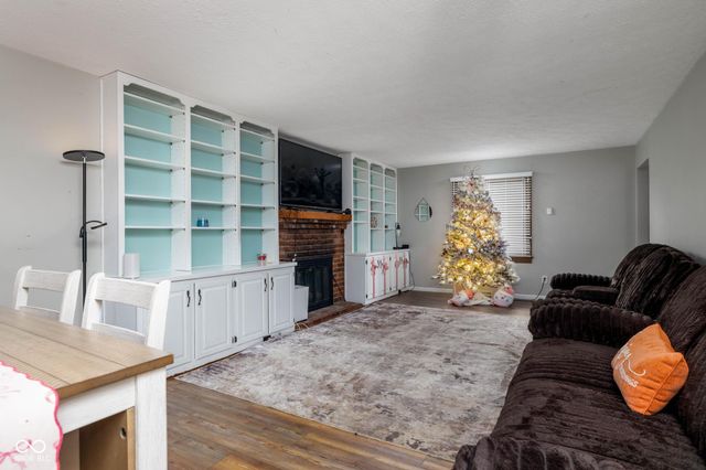 522 Chapel Hill West Drive, Indianapolis, IN 46214