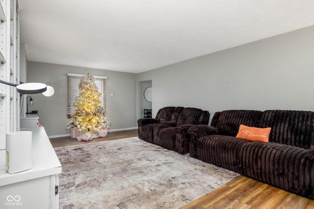 522 Chapel Hill West Drive, Indianapolis, IN 46214