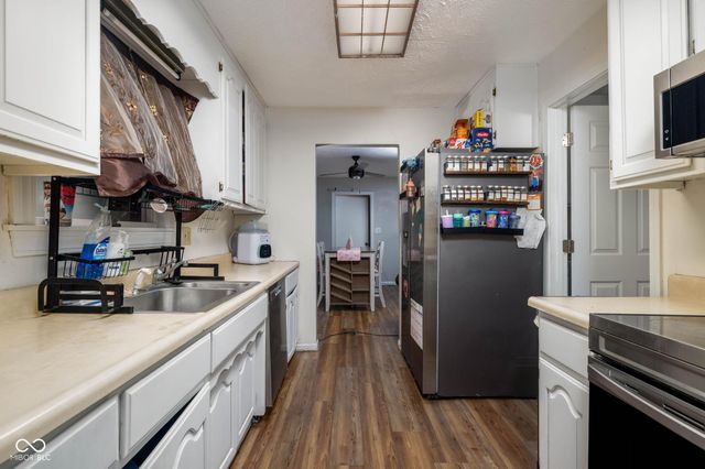 522 Chapel Hill West Drive, Indianapolis, IN 46214