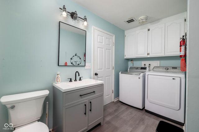 522 Chapel Hill West Drive, Indianapolis, IN 46214