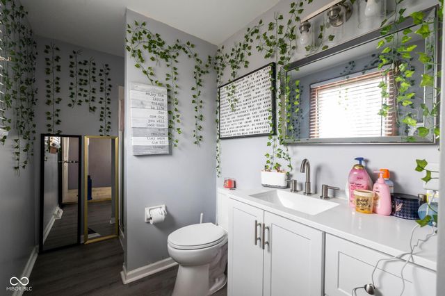 522 Chapel Hill West Drive, Indianapolis, IN 46214