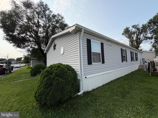 10 VAGABOND RD, Middletown, PA 17057
