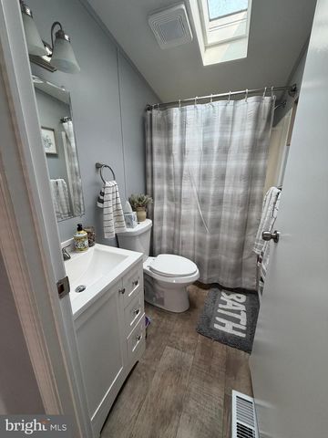 10 VAGABOND RD, Middletown, PA 17057