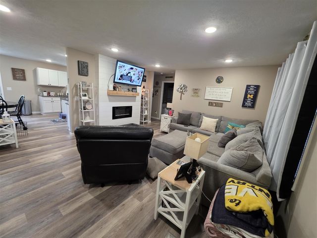 2288 Evanston Avenue, Muskegon, MI 49442