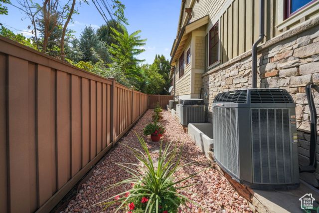 1733 S SUGARHOUSE LN, Salt Lake City, UT 84108