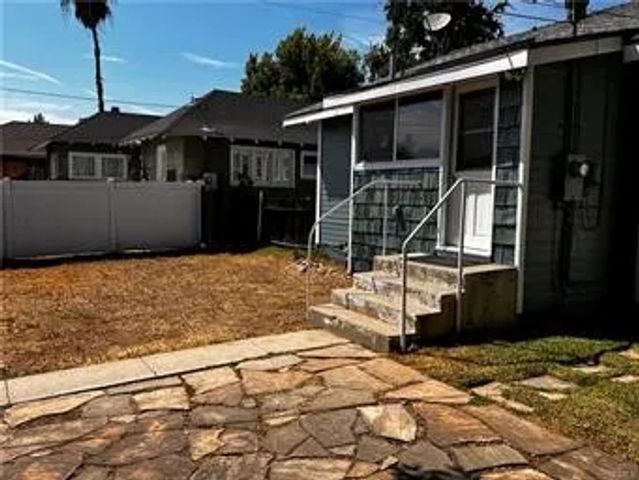 320 W Lemon Avenue, Monrovia, CA 91016