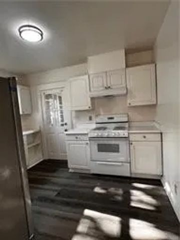 320 W Lemon Avenue, Monrovia, CA 91016