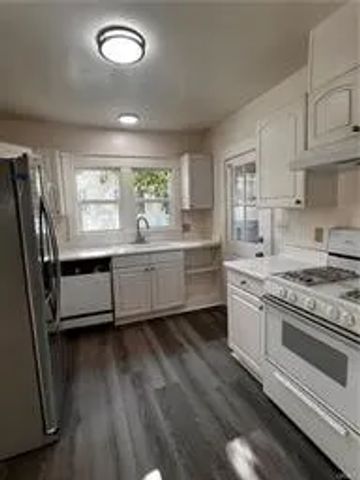 320 W Lemon Avenue, Monrovia, CA 91016