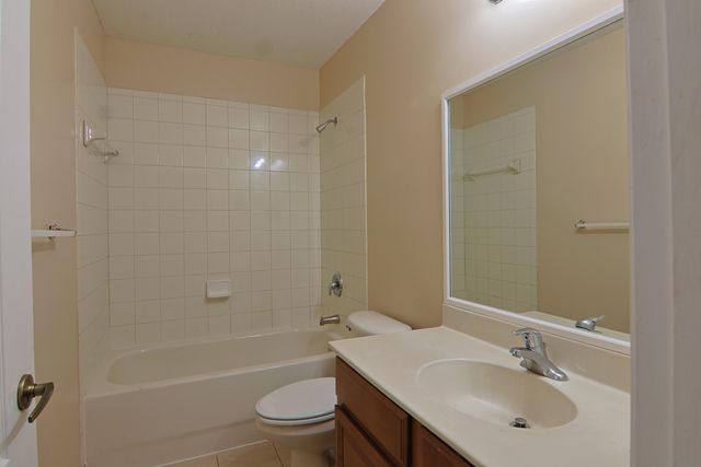 21211 NW 14th Place 3-27, Miami Gardens, FL 33169