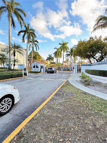 6272 NW 186th St 301, Hialeah, FL 33015