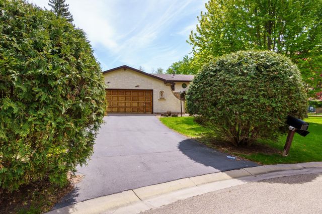 2640 Alvarado Lane N, Plymouth, MN 55447