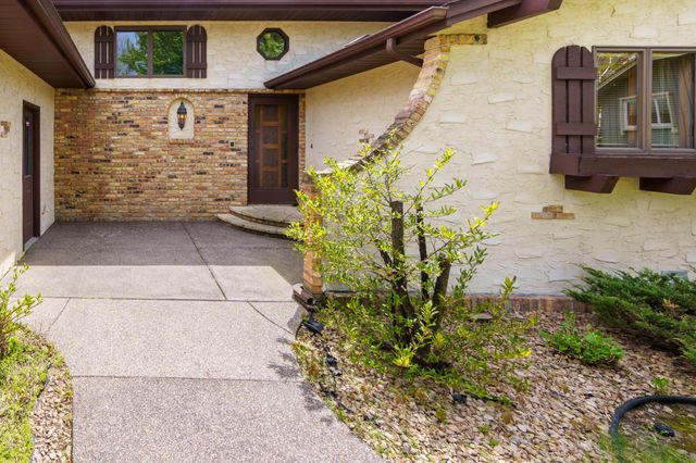 2640 Alvarado Lane N, Plymouth, MN 55447
