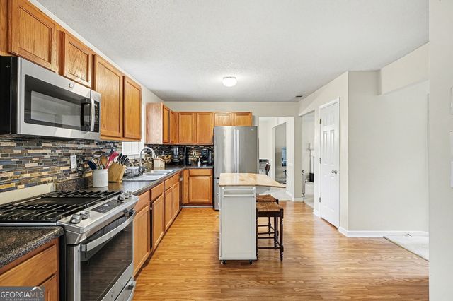 116 Bellington Drive, Mcdonough, GA 30253