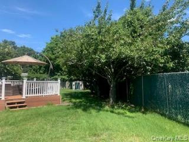 48 Ellen Street, Bay Shore, NY 11706