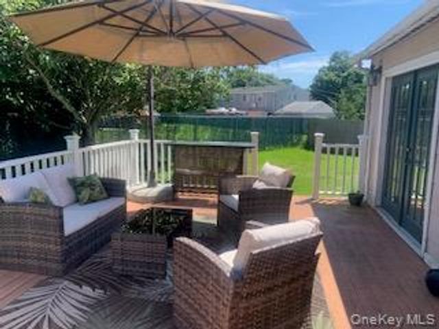 48 Ellen Street, Bay Shore, NY 11706