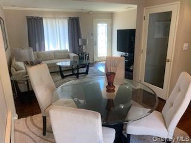 48 Ellen Street, Bay Shore, NY 11706