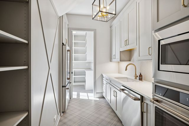 1518 Amesbury Ln, Franklin, TN 37069