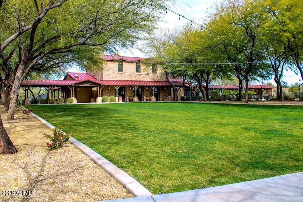 Image 25 of property listing at 1713 W CALLE MARITA --, Phoenix, AZ 85085