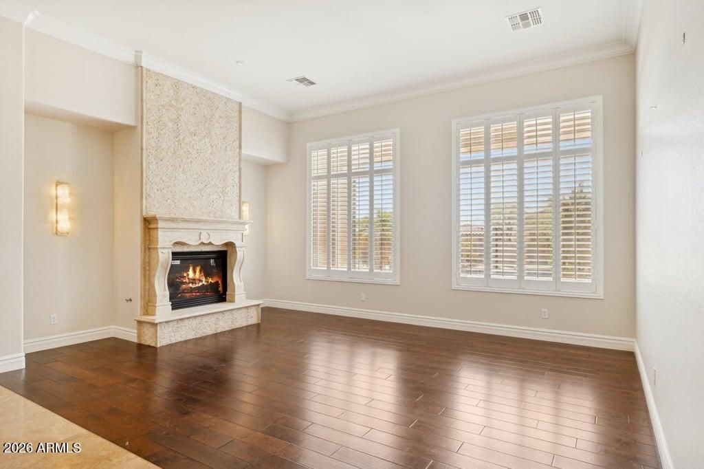 Image 9 of property listing at 1713 W CALLE MARITA --, Phoenix, AZ 85085
