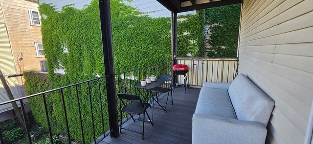 667 Saratoga 2, Boston, MA 02128