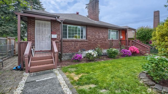 4207 S Bateman Street, Seattle, WA 98118