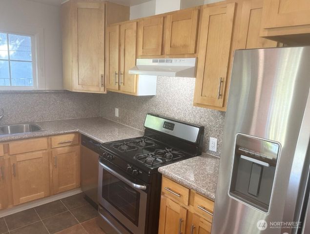 4207 S Bateman Street, Seattle, WA 98118