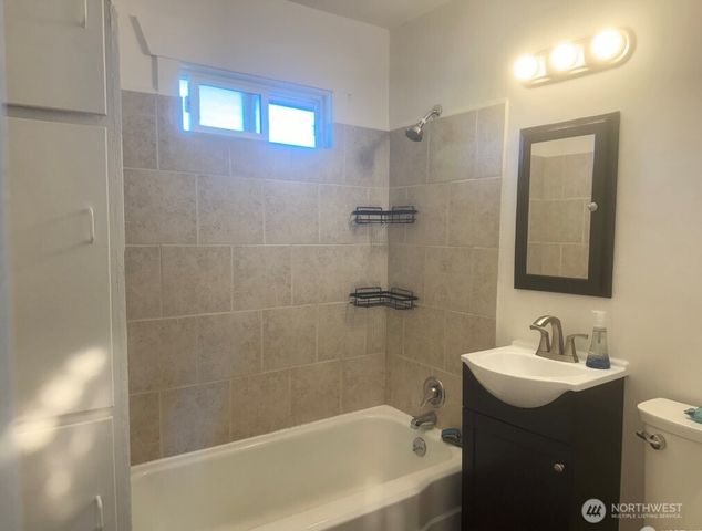 4207 S Bateman Street, Seattle, WA 98118