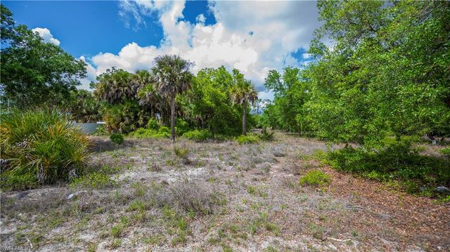 7906 23rd PL, Labelle, FL 33935