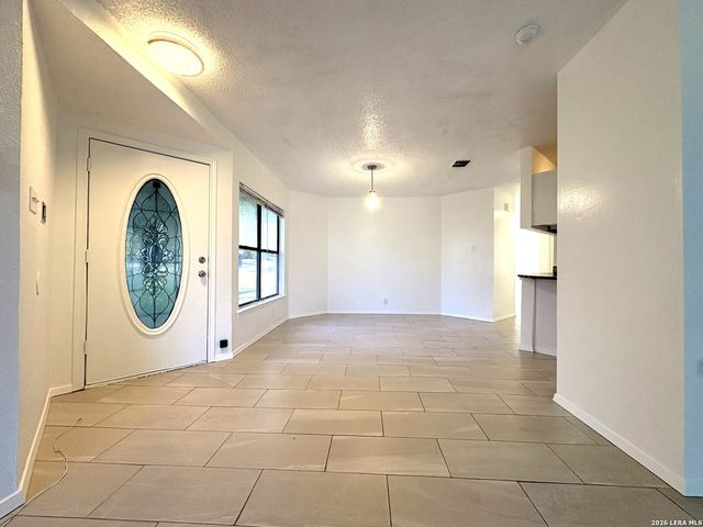 710 TRAPPERS RUN ST, San Antonio, TX 78245