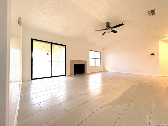 710 TRAPPERS RUN ST, San Antonio, TX 78245