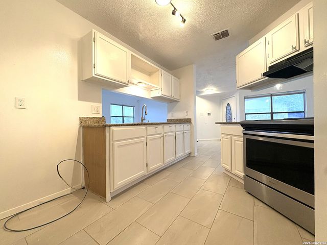 710 TRAPPERS RUN ST, San Antonio, TX 78245