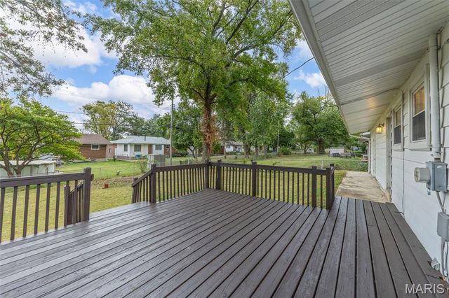 1200 Bluefield Drive, Florissant, MO 63033